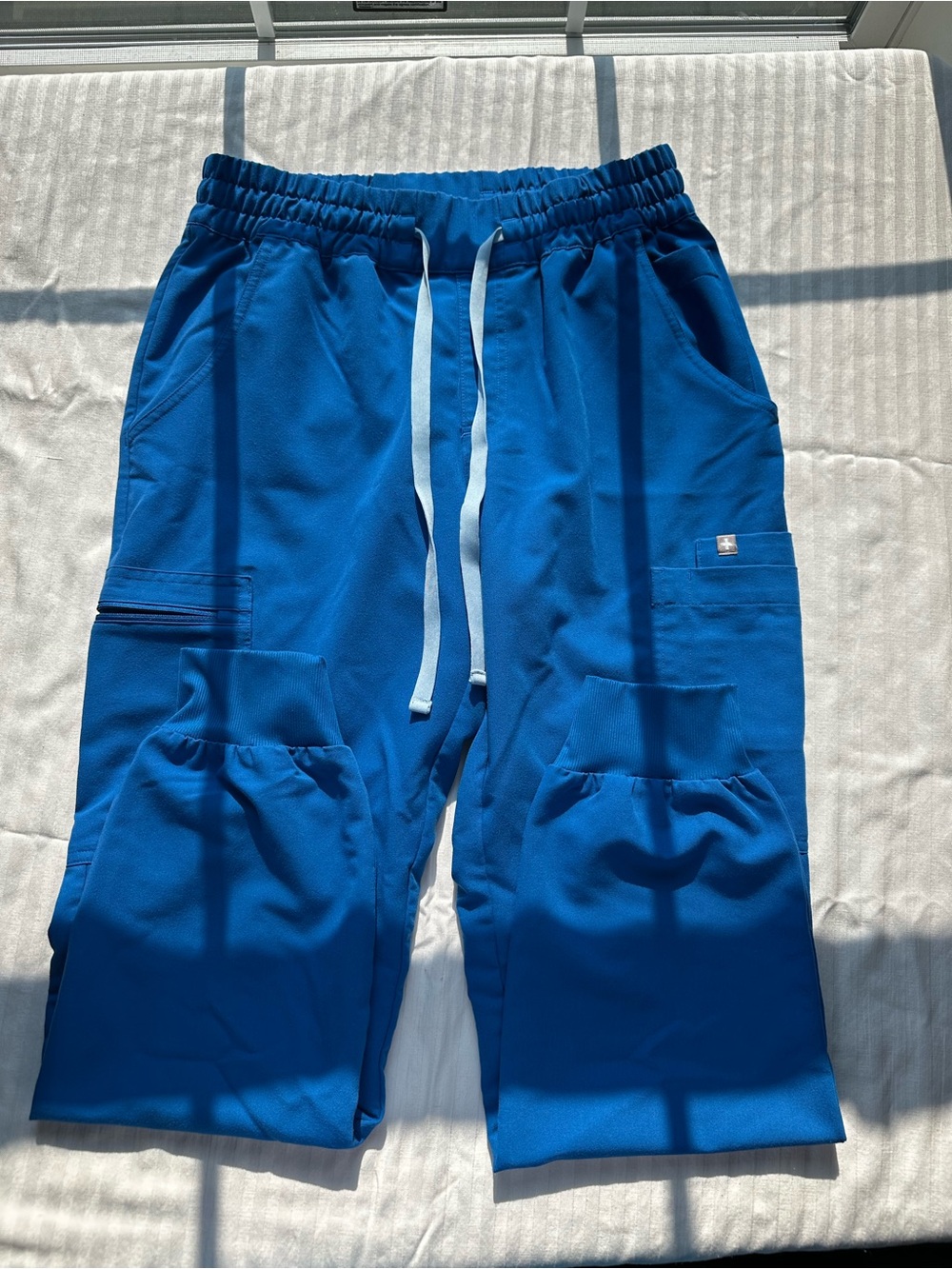 FIGS Women's Scrub Set Royal Blue Montex Top XS & Uman Jogger Pants S - Picture 8 of 14